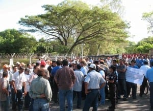 Workers at AERODESPACHOS in El Salvador sought better job safety--and 96 were fired. Credit: CEAL