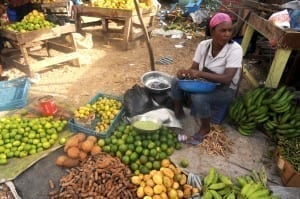 Solange Ambroise sells vegetables in the San Cristobal Municipal Market. Credit: Solidarity Center/Ricardo Rojas