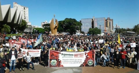 Brazil Workers Strike in Early May Day Protest