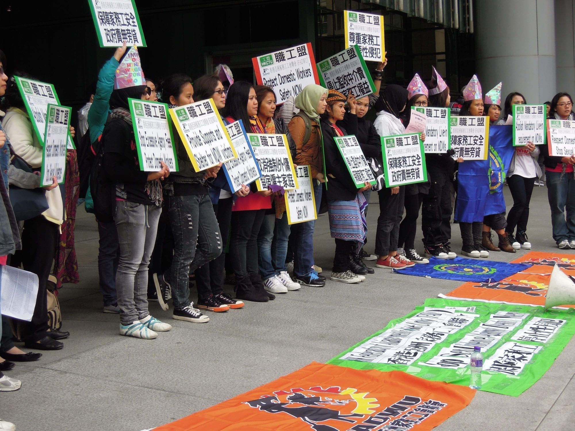 Hong Kong, SAR: Migrant Domestic Workers Must Live In