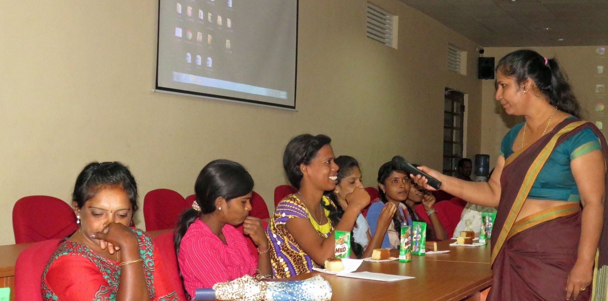 Sri Lanka Cleaning Workers Strategize on Gender Equality