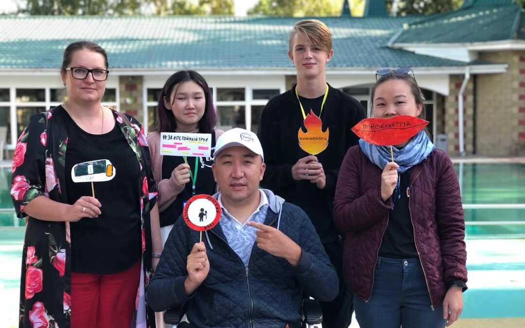 Disability rights activist Askar Turdukulov mentors participants in the Solidarity Center’s second annual Young Leaders’ School. Credit: Solidarity Center