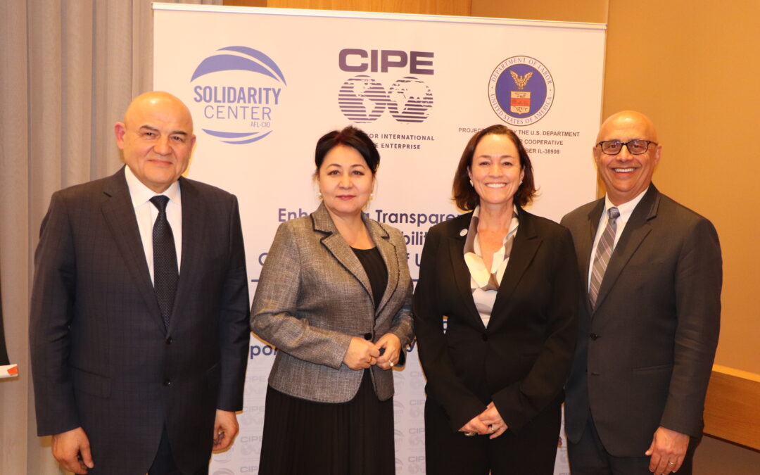 Uzbekistan Senator and Chairman of the Association of Cotton and Textile Clusters of Uzbekistan Murtazo Rakhmatov, Uzbekistan Deputy Minister of Employment and Poverty Reduction Rano Turdiboeva, Solidarity Center Executive Director Shawna Bader-Blau and CIPE Managing Director of Programs Abdulwahab Alkebsi celebrate the launch of a groundbreaking cotton sector program. Photo: CIPE